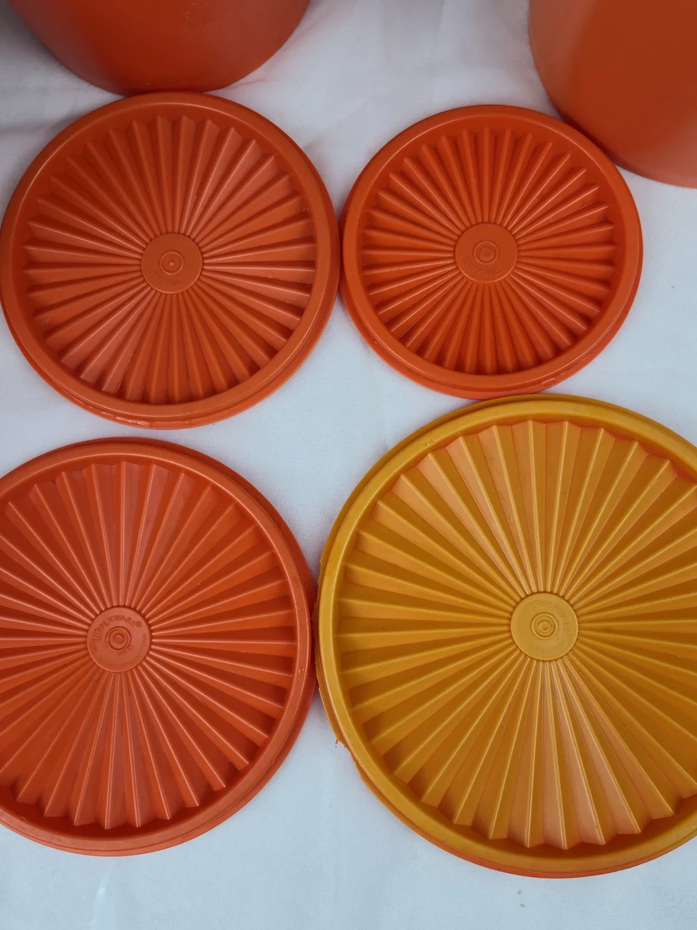 Tupperware classic piece